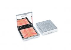 Sisley 开春活力珊瑚色 打造自然亮采立体轮廓