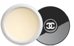 嘴唇干、死皮都有解！欧阳娜娜私推4款超好用唇部护理产品，玫瑰万用膏太经典